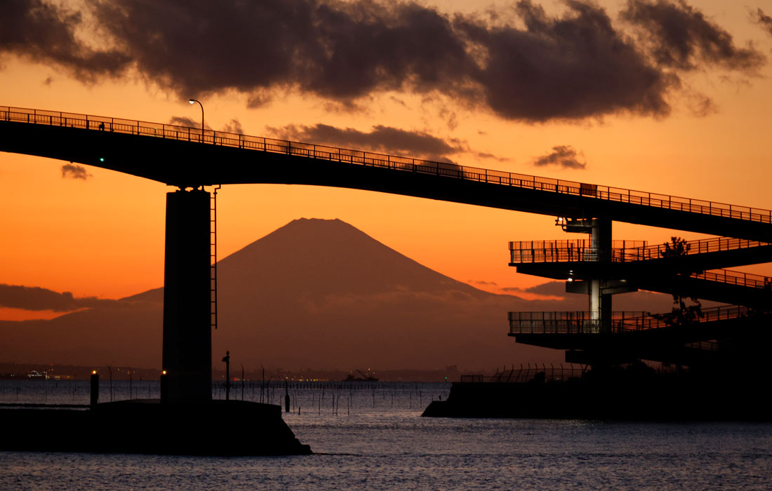 Вид на гору Фудзи в Кисарадзу, Япония