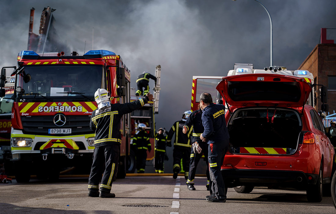 Пожар в промышленном парке Cobo Calleja в Мадриде