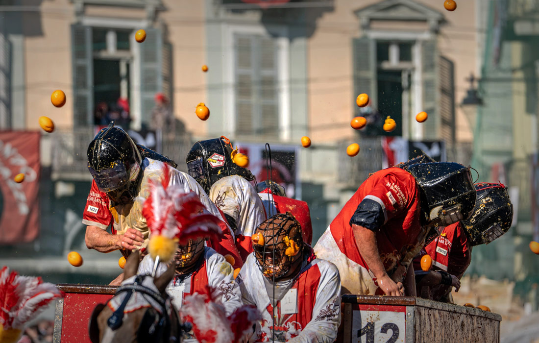 Апельсиновая битва в итальянском городе Иврея