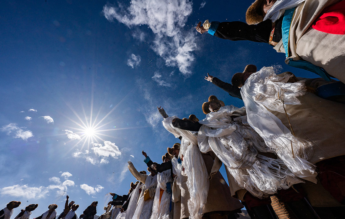 Традиционный весенний обряд в сельскохозяйственном районе Тибетского автономного района