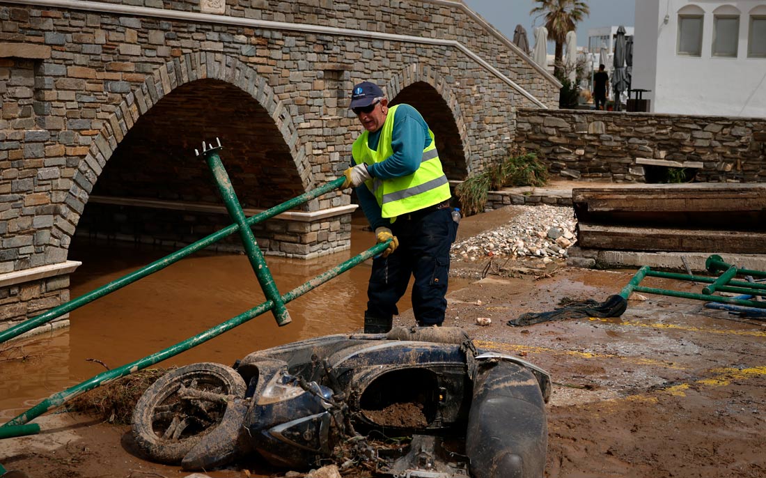 В Греции сильные ливни привели к наводнениям на островах Крит, Миконос и Парос
