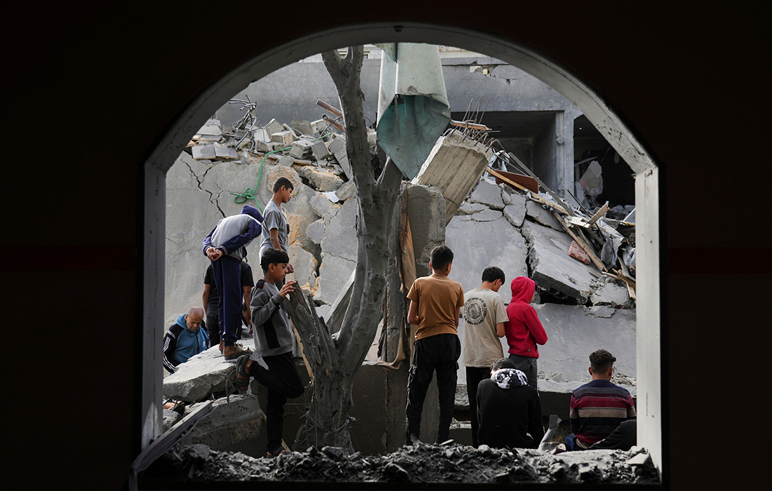 Последствия израильских авиаударов по городу Дейр-эль-Балах в секторе Газа