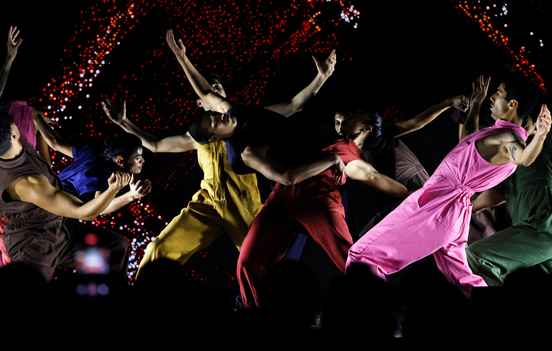 Артисты выступают на церемонии открытия IX Иберо-американского конгресса культуры в Сантьяго, Чили