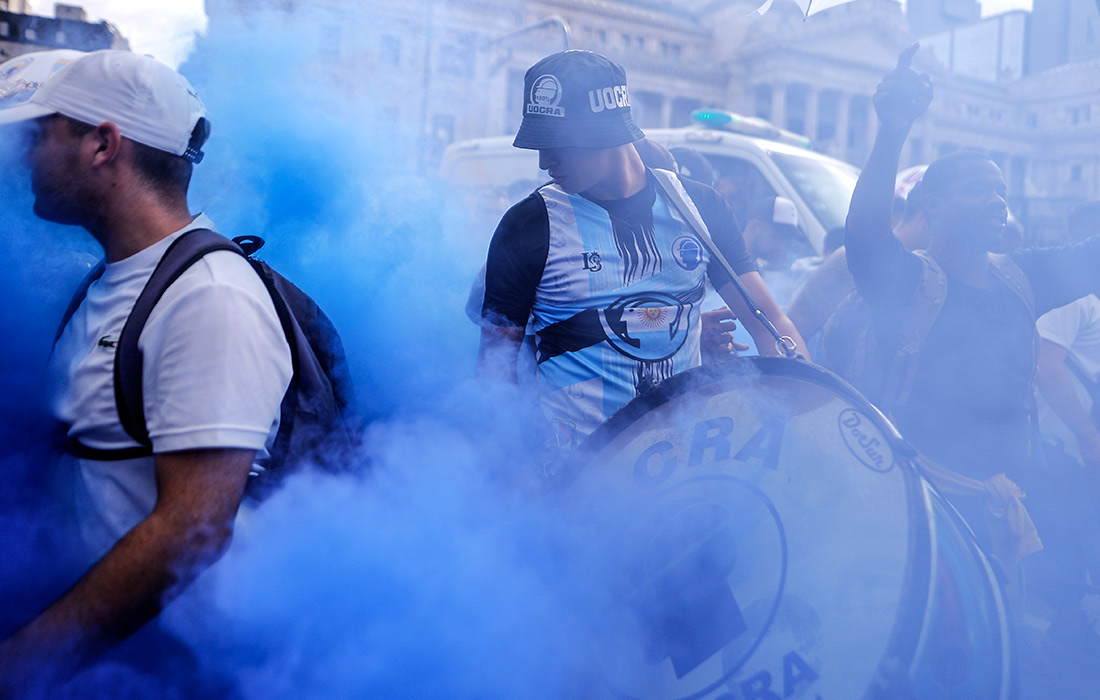 Акция против экономической политики президента Аргентины Хавьера Милея в Буэнос-Айресе