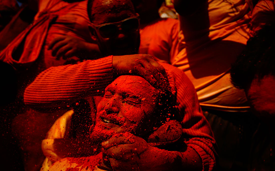 Фестиваль Синдур Джатра в честь непальского Нового года в Катманду