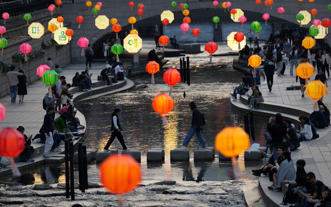 Сеул украсили фонарями в преддверии Дня рождения Будды