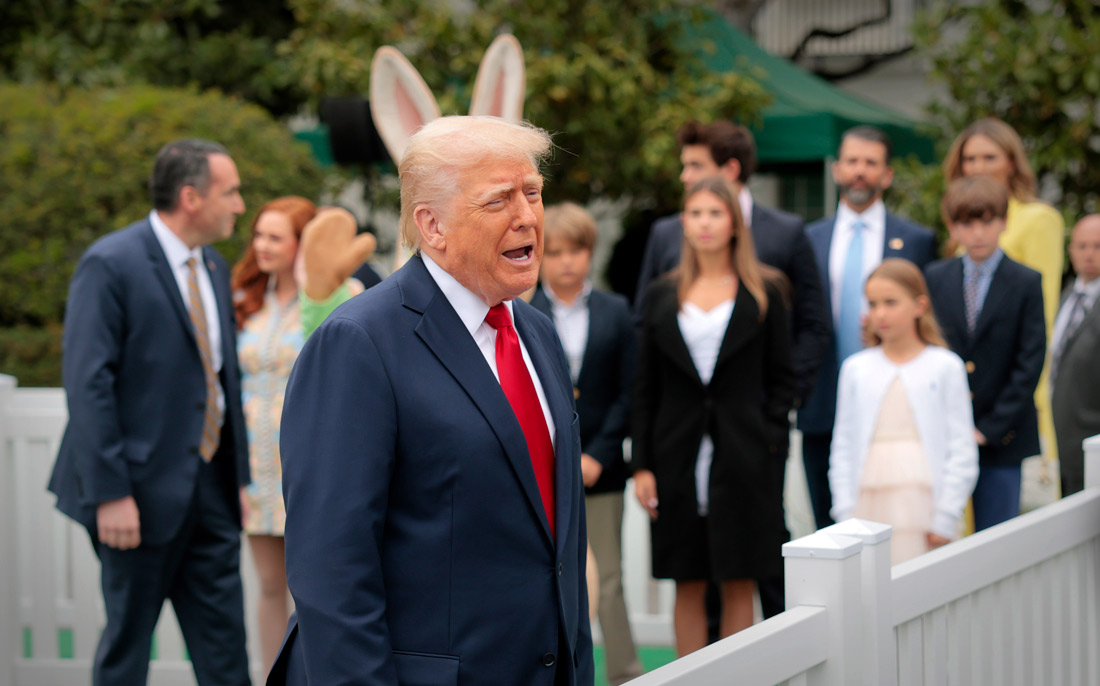 Президент Дональд Трамп во время пасхального праздника для детей на лужайке Белого дома