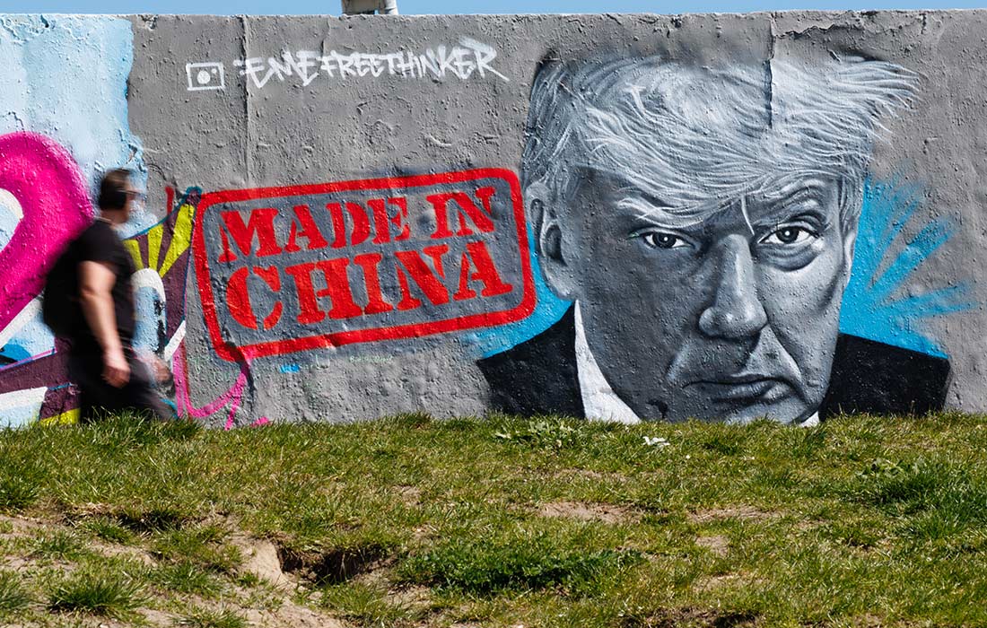 Граффити с изображением президента США Дональда Трампа в Берлине