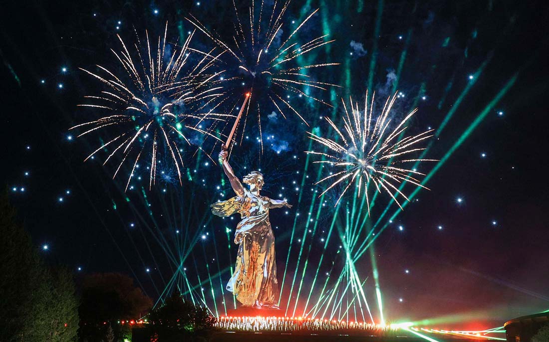 Акция "Свет Великой Победы" на Мамаевом кургане в Волгограде