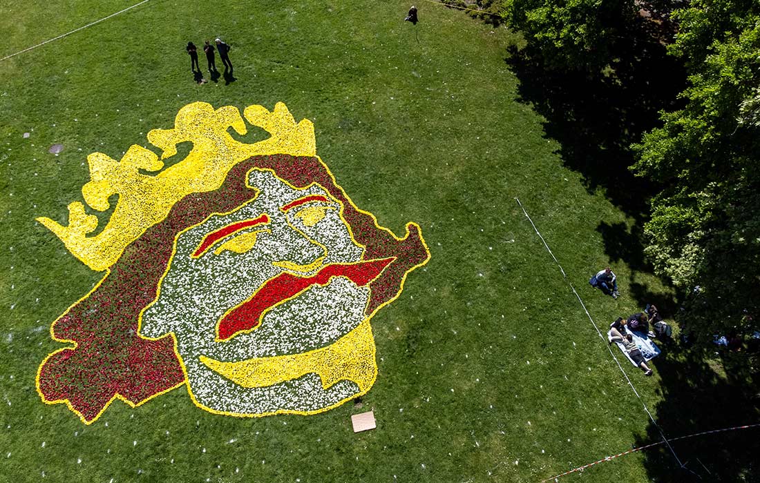 Цветочный портрет польского короля Болеслава I Храброго в Познани в честь 1000-й годовщины его коронации