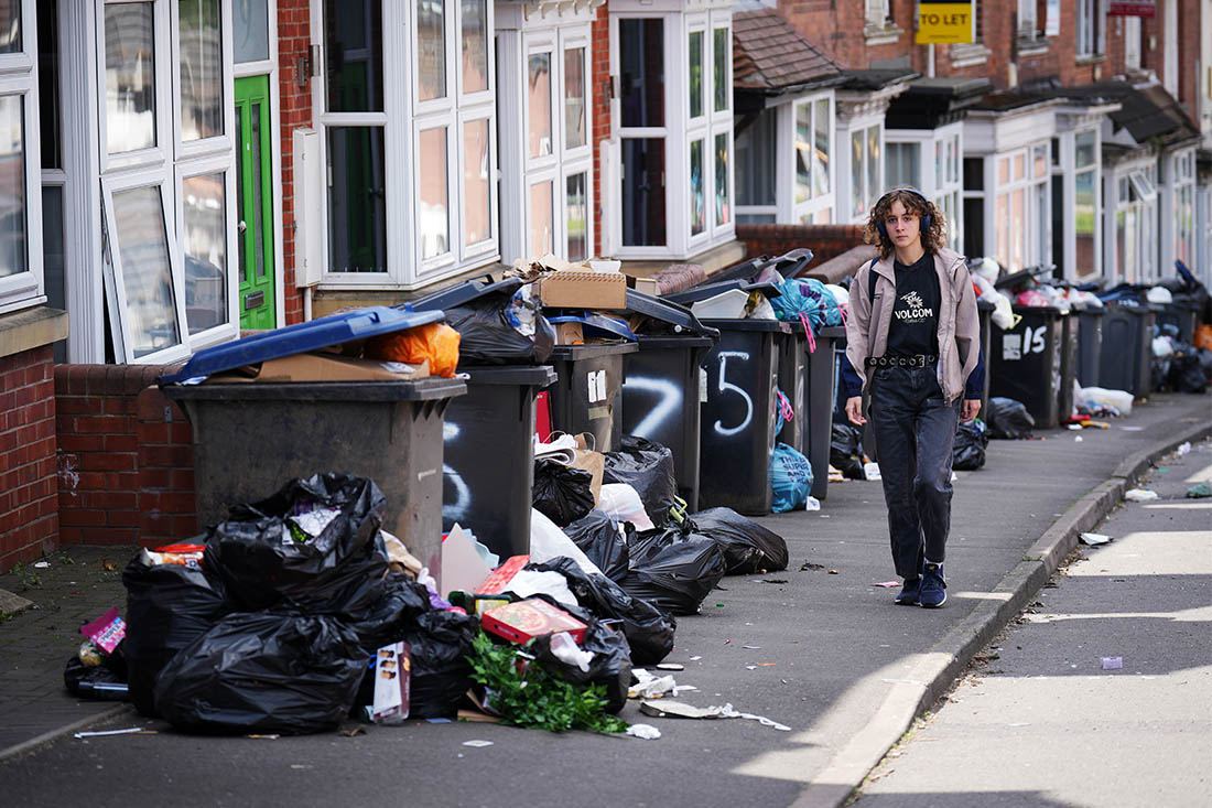Мусорщики бастуют в Бирмингеме с 11 марта из-за планов властей сократить расходы
