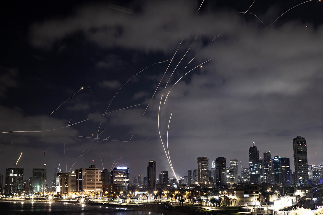 В ответ на атаки Иран запустил несколько сотен ракет по Израилю. По данным на 16 июня, Иран запустил уже около 350 баллистических ракет в сторону Израиля. За время обострения в результате ракетных ударов в Израиле погибли 24 человека.