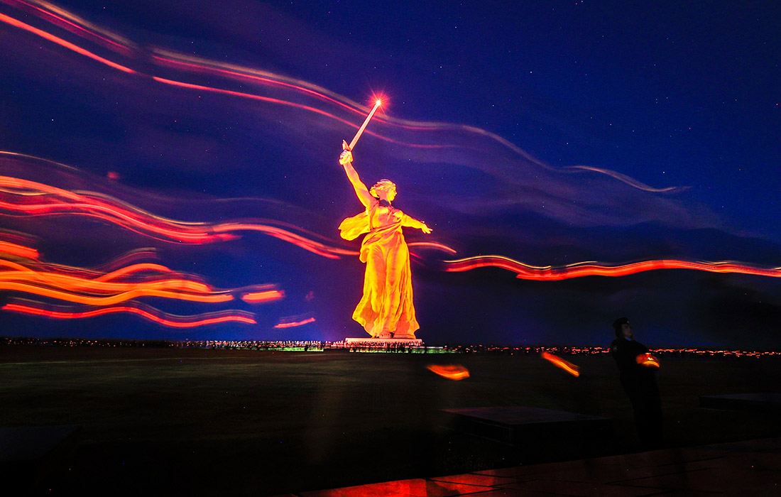 Монумент "Родина-Мать" на Мамаевом Кургане в Волгограде