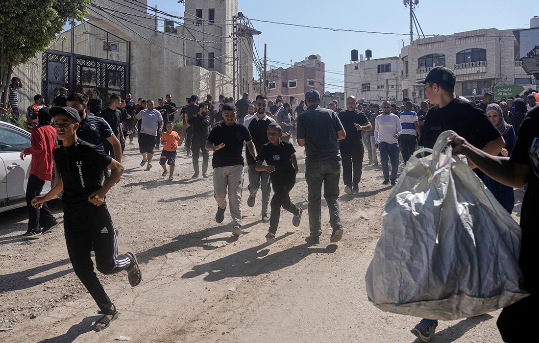 Армия Израиля проводит военную операцию в лагере беженцев Тулькарм на Западном берегу Иордана