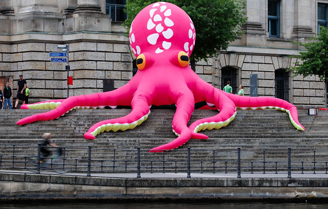 Акция экоактивистов в Берлине против глубоководной добычи полезных ископаемых