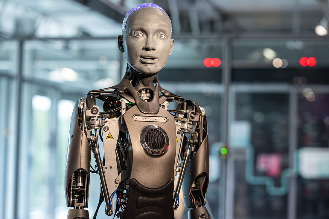 Новый робот Ameca, имитирующий эмоциональную речь, станет частью экспозиции в музее Хайнца Никсдорфа в Падерборне, ФРГ