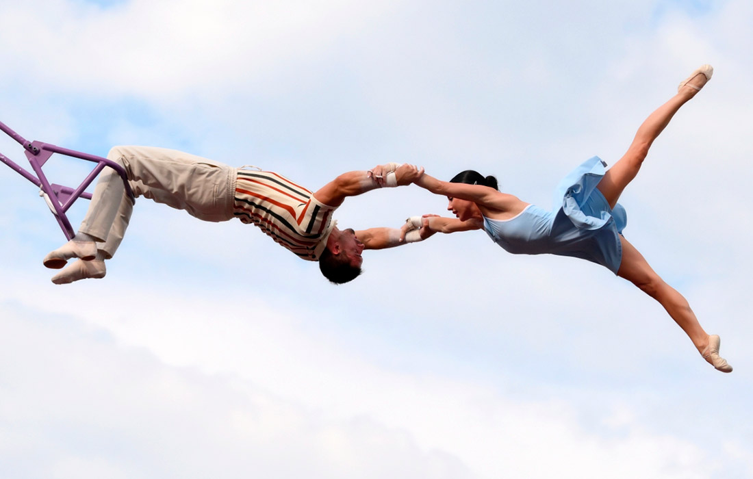 Международный фестиваль воздушных гимнастов "Трапеция" на ВДНХ в Москве