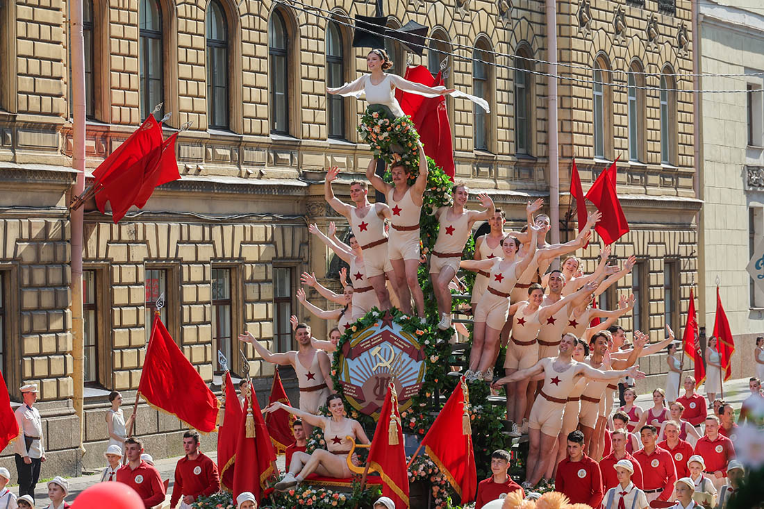 В Санкт-Петербурге на улице Миллионная снимали новый фильм режиссера Алексея Учителя