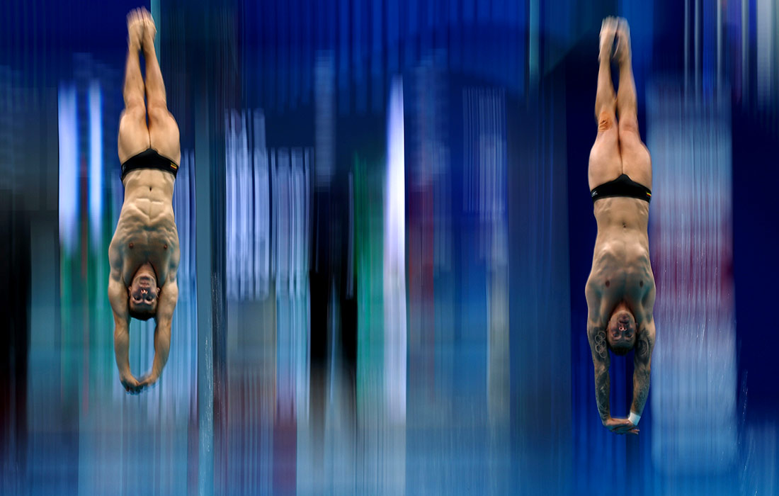 Тимо Бартель и Мориц Веземан из сборной Германии в соревнованиях по синхронным прыжкам