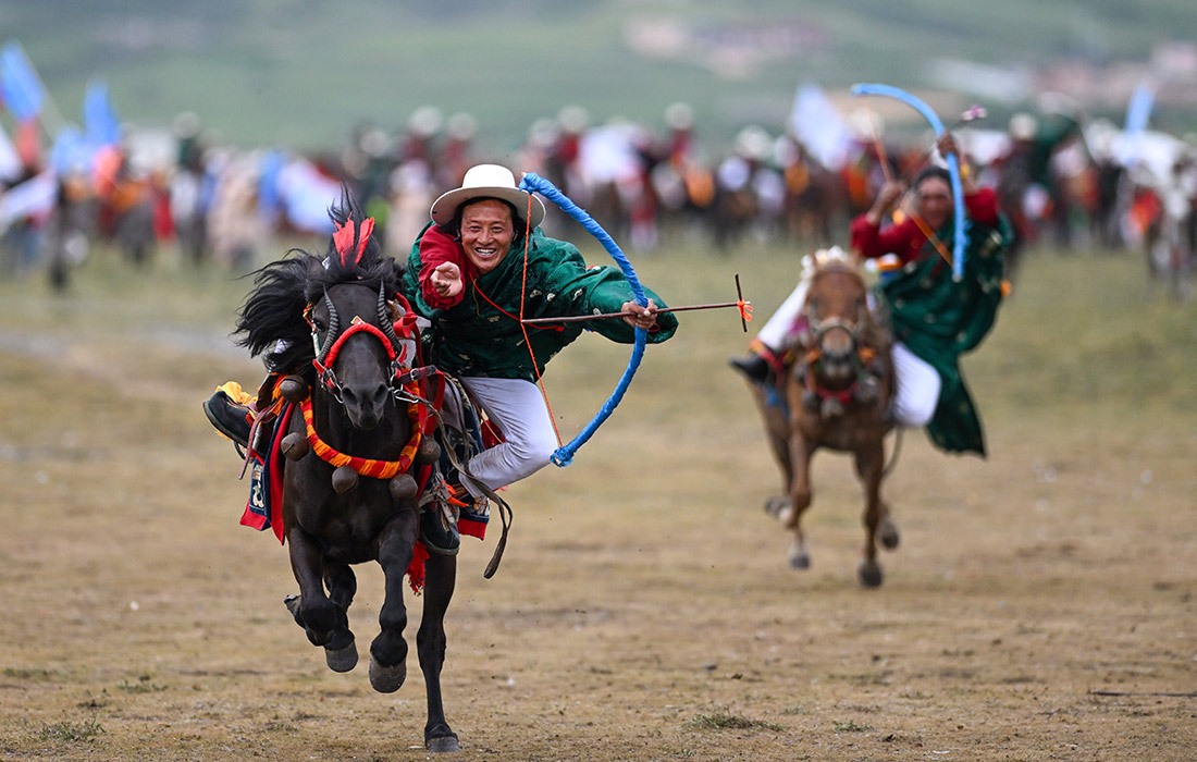 Традиционные скачки в китайской провинции Сычуань