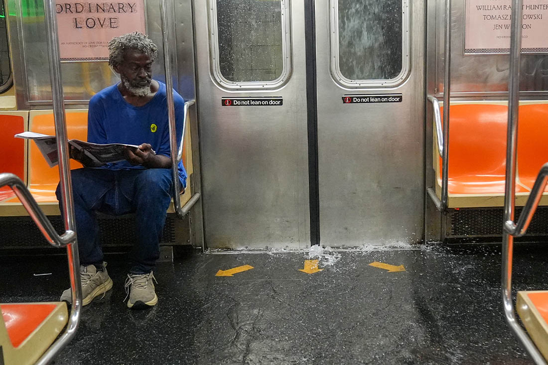 Метро города Нью-Йорк затопило из-за ливней