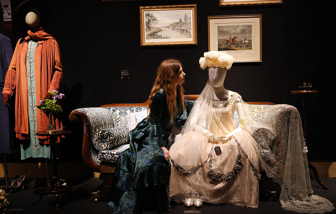 Костюмы и реквизит из сериала "Аббатство Даунтон" выставят на благотворительный аукцион Bonhams