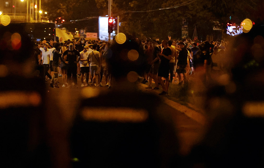 Беспорядки в ходе антиправительственной акции протеста в Белграде