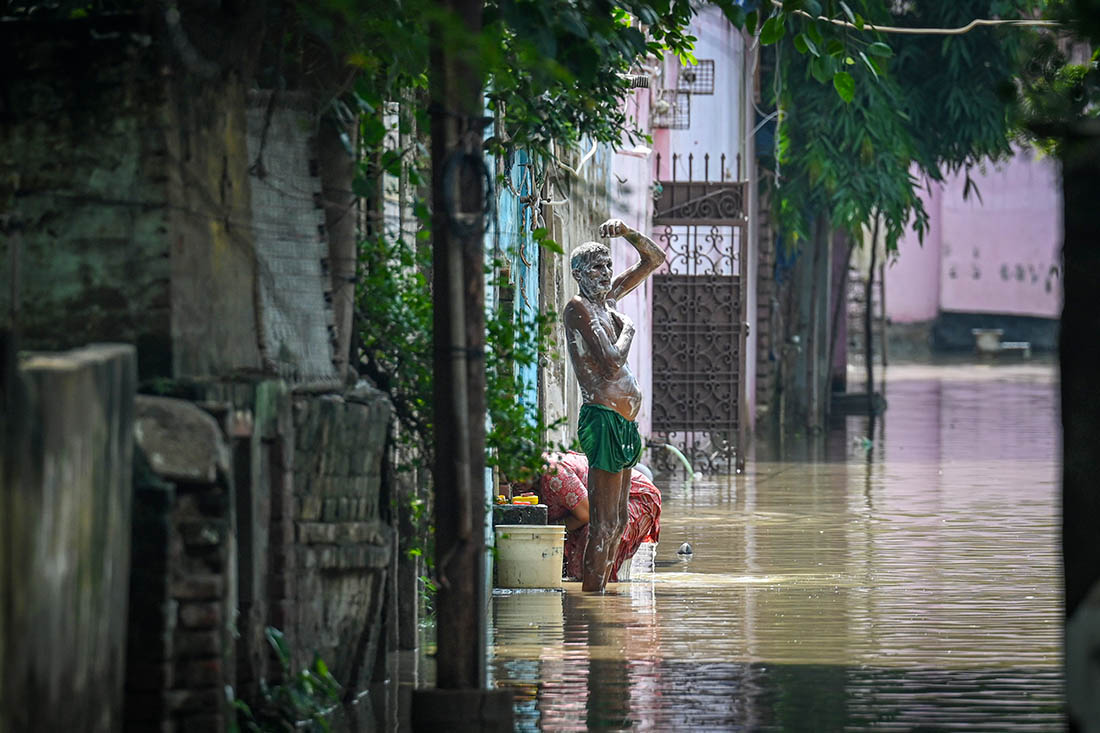 В Дели сохраняется высокий уровень воды в реках и в городе