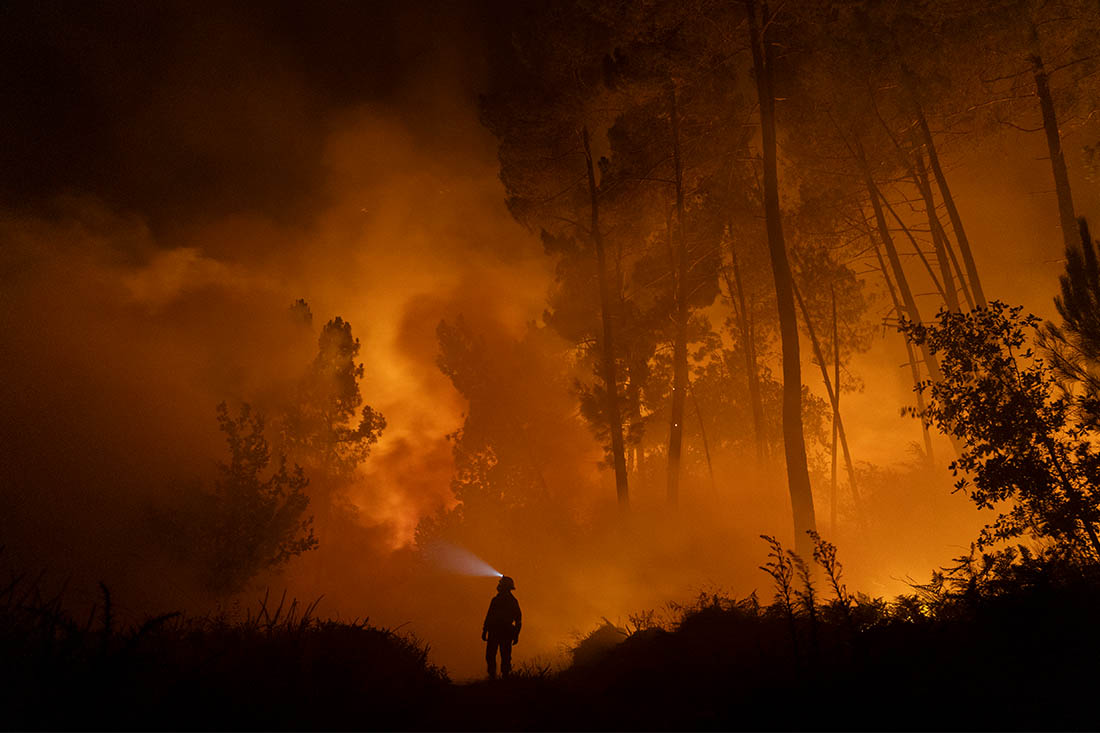 В Испании продолжают гореть леса