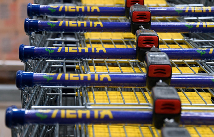 "Известия" сообщили о планах торговой сети "Лента" купить гипермаркеты "О'кей"