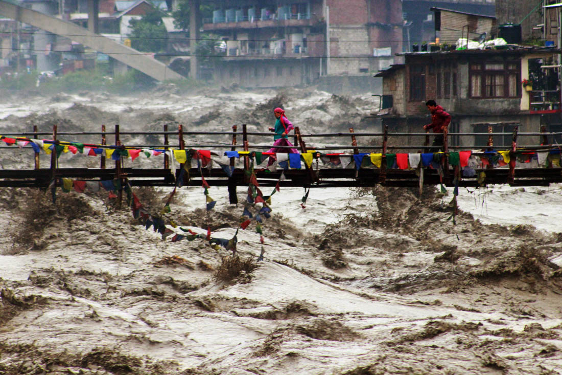 Муссонные дожди наполнили реки на севере Индии