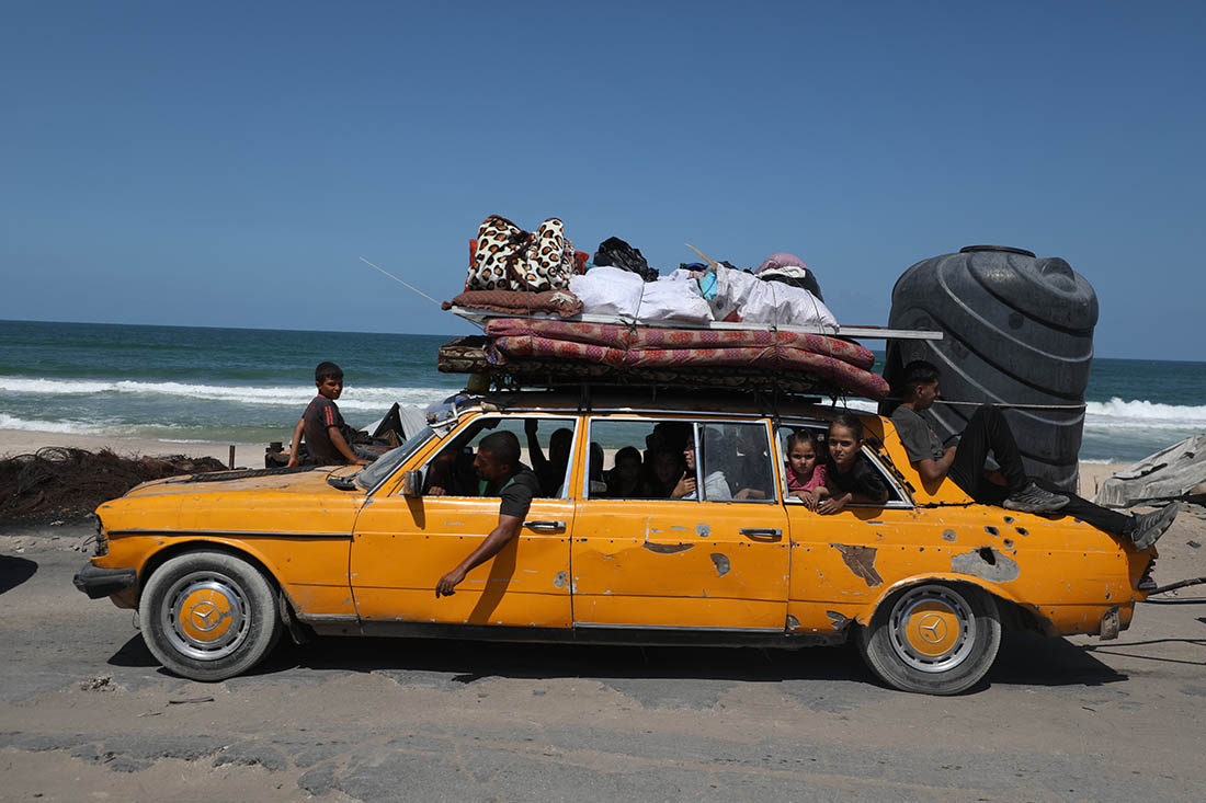 Палестинцы покидают Газу