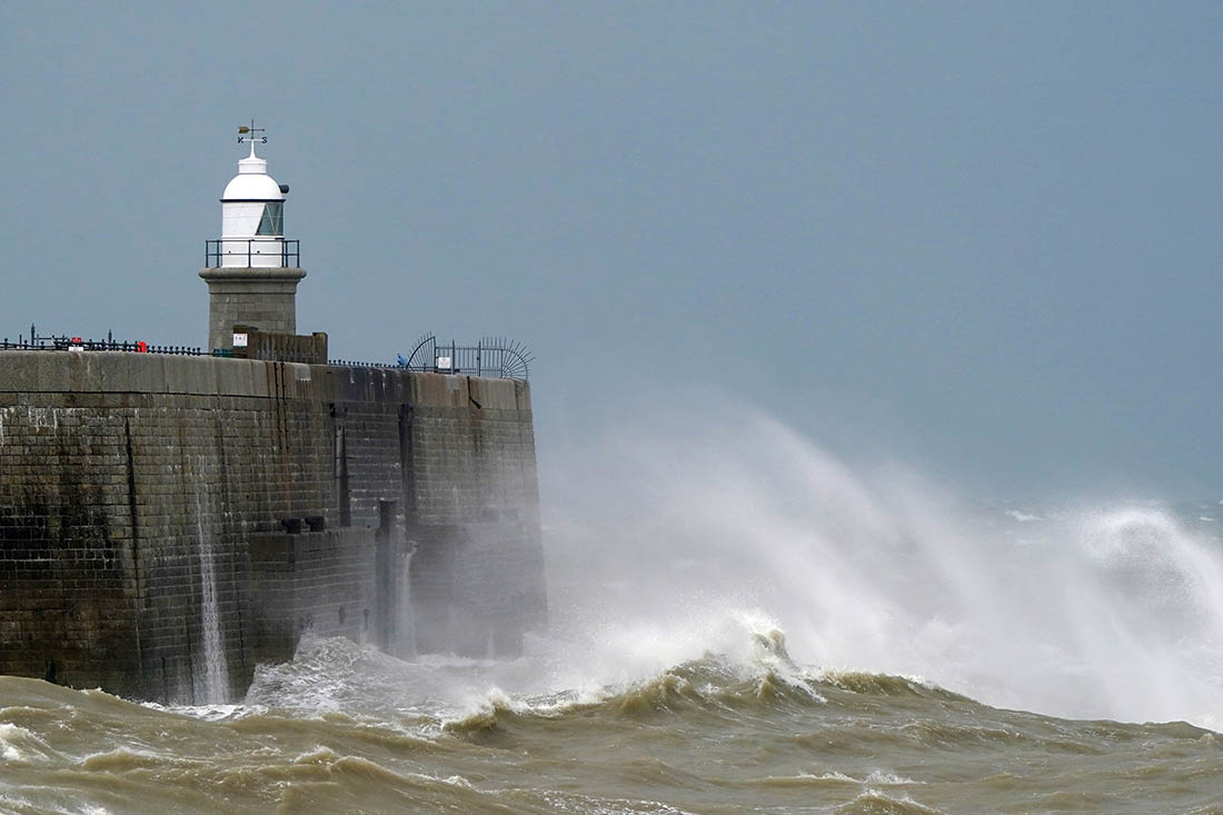 Неспокойное море в графстве Кент