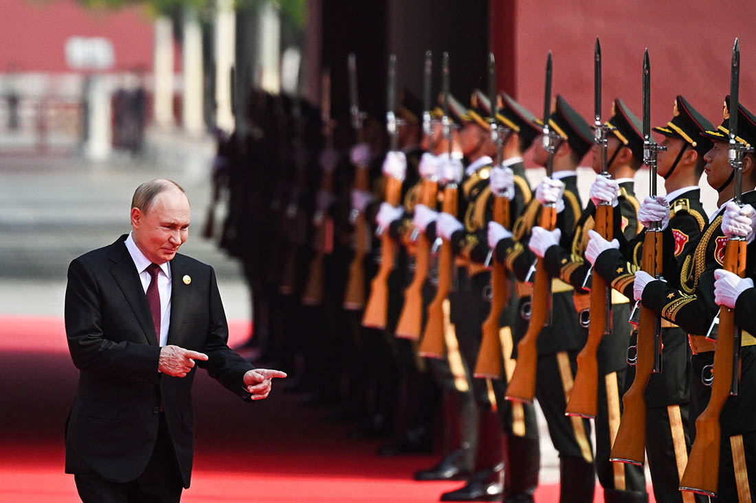 Владимир Путин перед военным парадом по случаю 80-й годовщины победы китайского народа в войне сопротивления Японии и окончания Второй мировой войны.