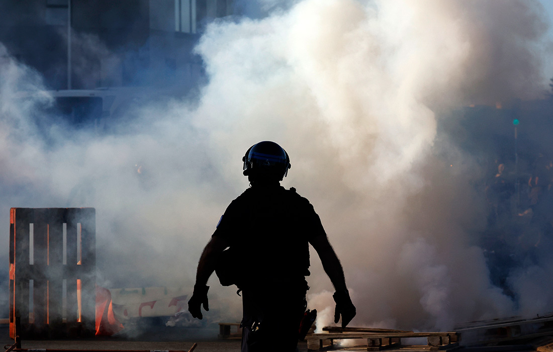 Общенациональные протесты под лозунгом "Заблокируем всё" начались во Франции