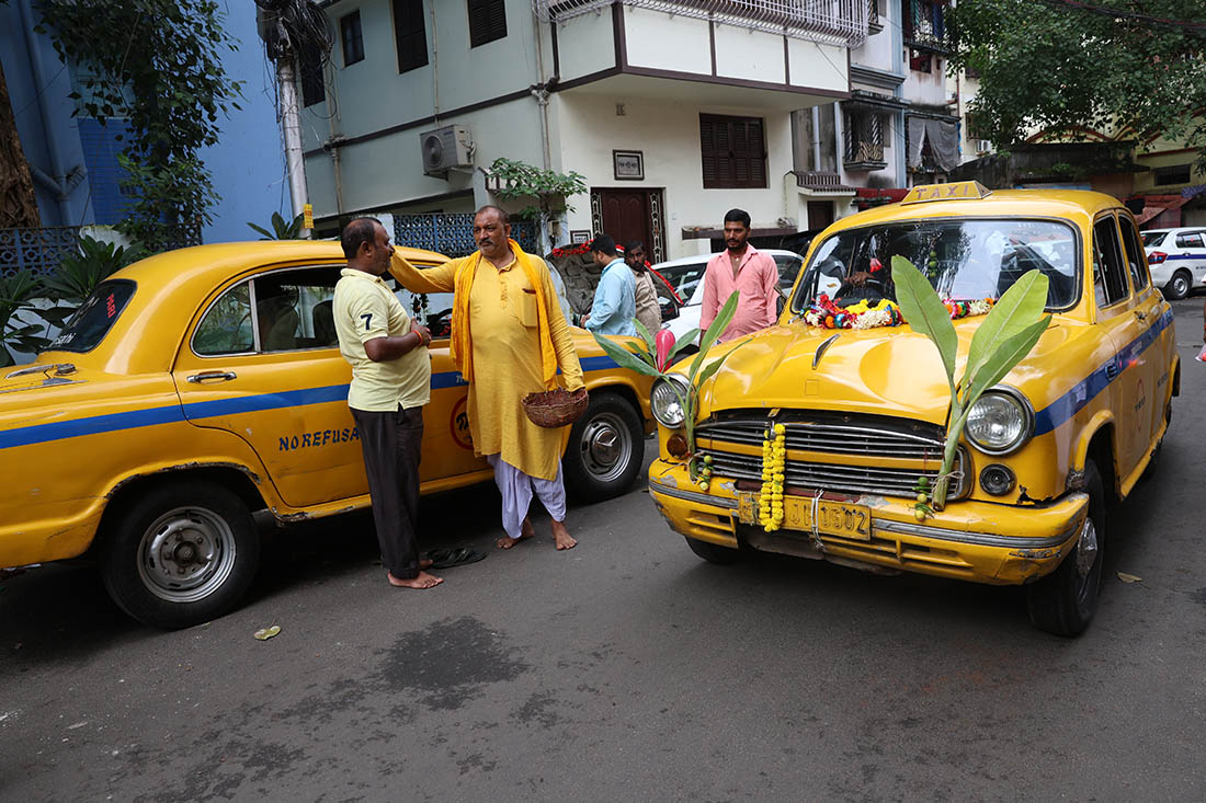 Праздник Вишвакарма Пуджа отметили в Калькутте, Индия