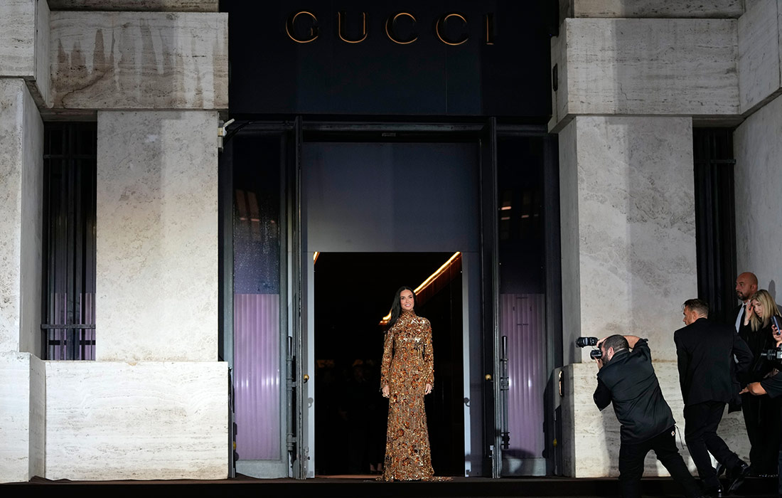 Актриса Деми Мур перед премьерой короткометражного фильма "Тигр" на показе Gucci на Неделе моды в Милане