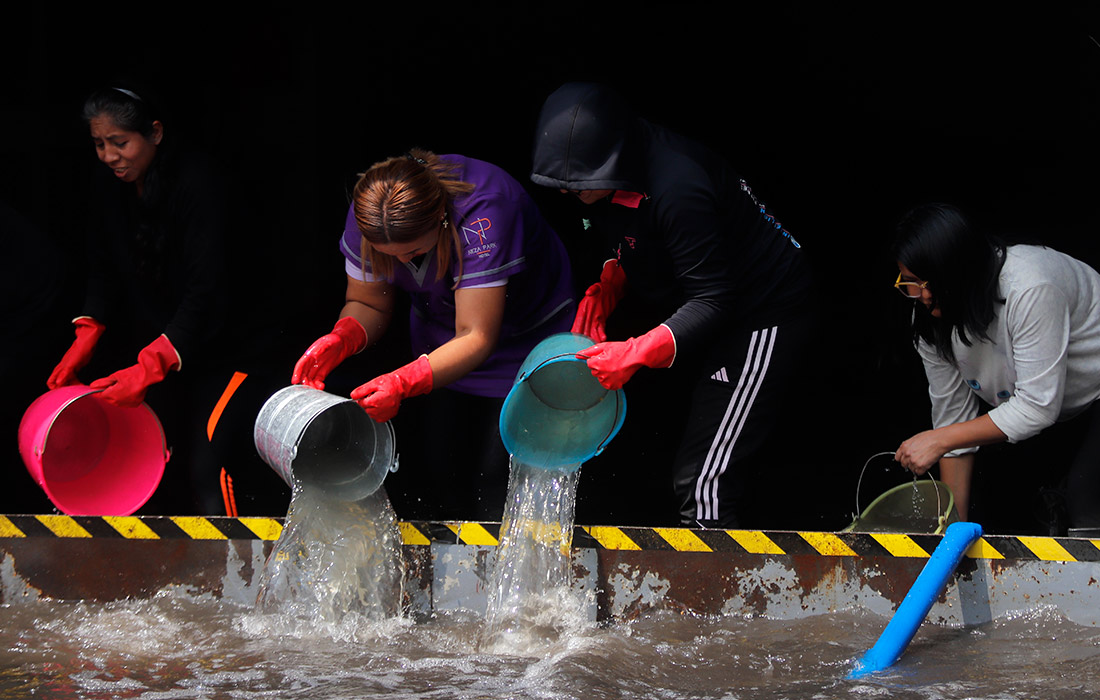 Наводнение из-за проливных дождей в Мехико