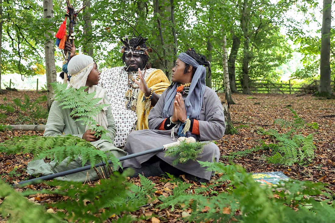 Суд Шотландии запретил самопровозглашенному королевству Кубала из трех человек занимать лес близ Джедбурга