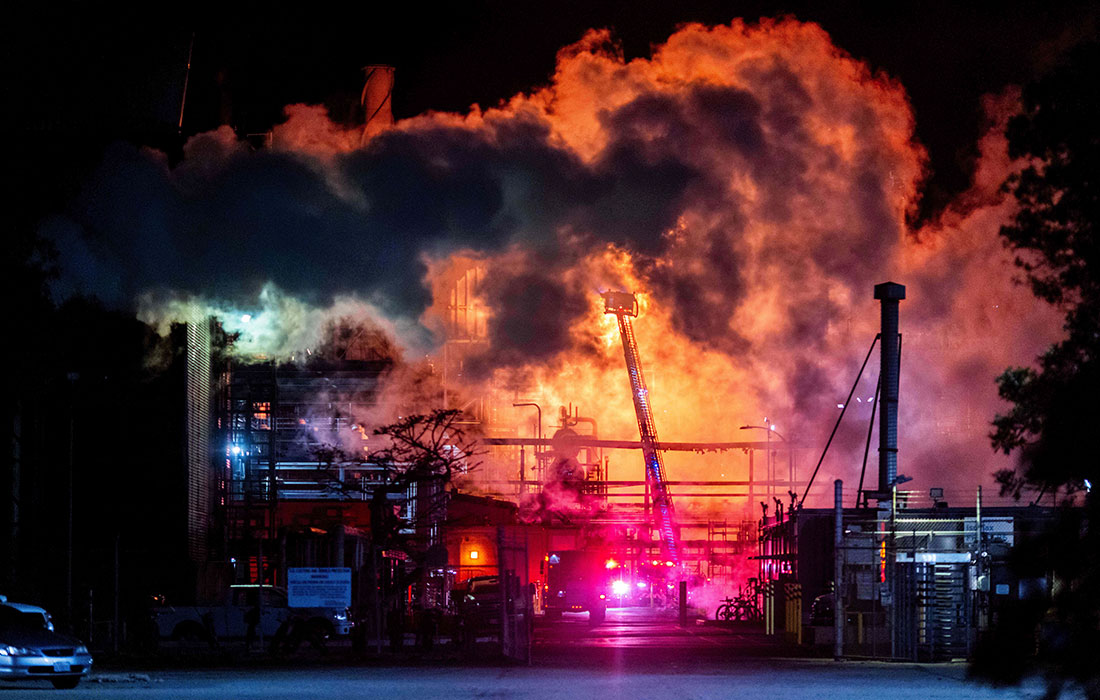 Пожар на нефтеперерабатывающем заводе Chevron в Калифорнии