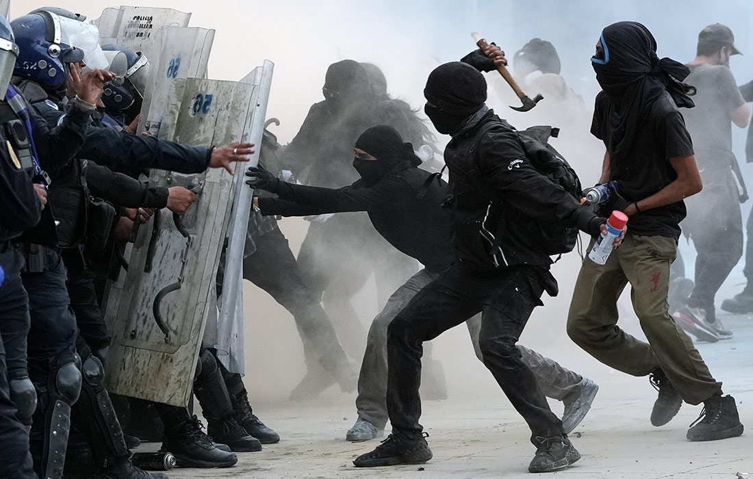 Акция в Мехико по случаю 57-й годовщины расстрела студенческой демонстрации в Тлателолько