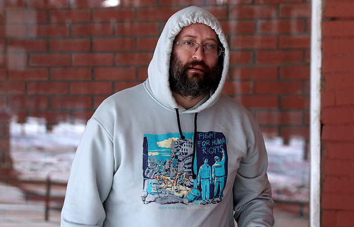 Журналист Илья Азар заочно приговорен к четырем годам колонии