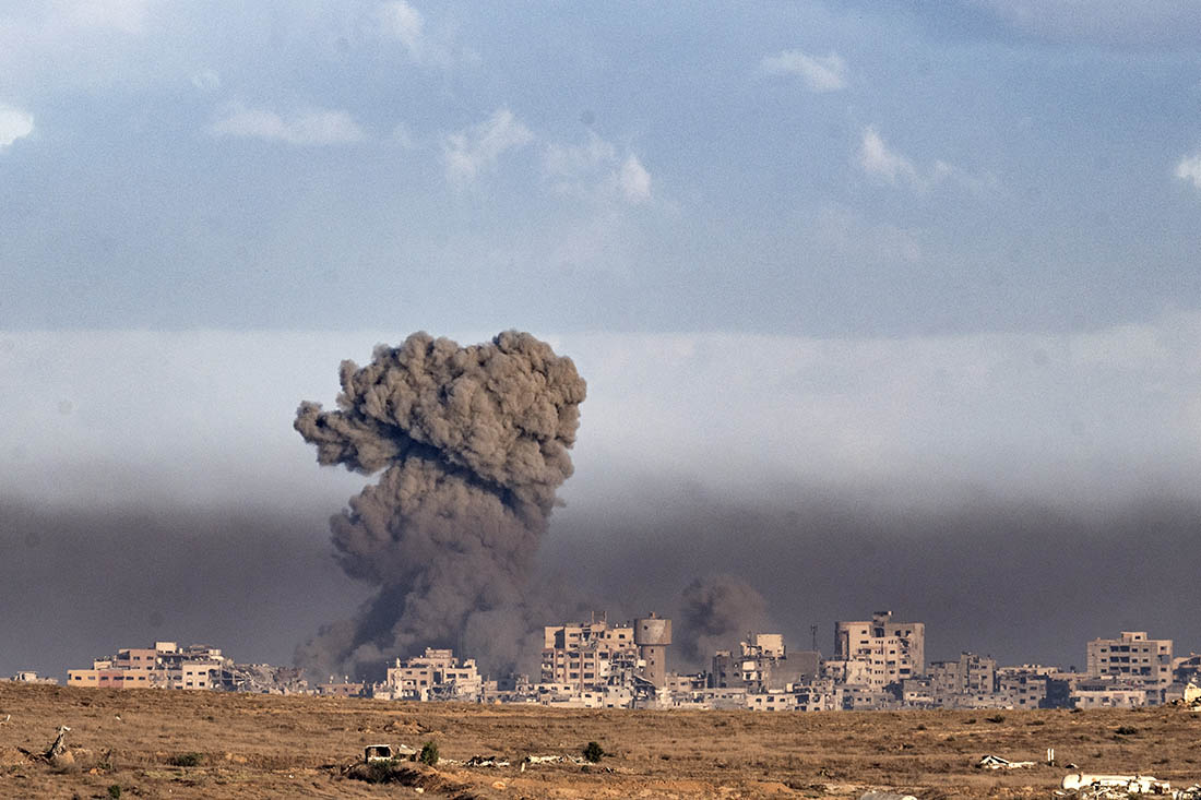 Поступают сообщения о продолжающихся ударах Израиля в секторе Газа