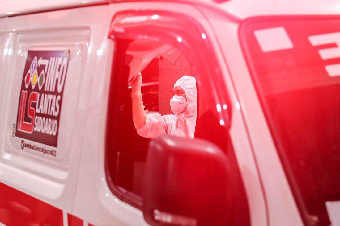 Десятки учеников погибли в результате обрушения здания школы в Индонезии