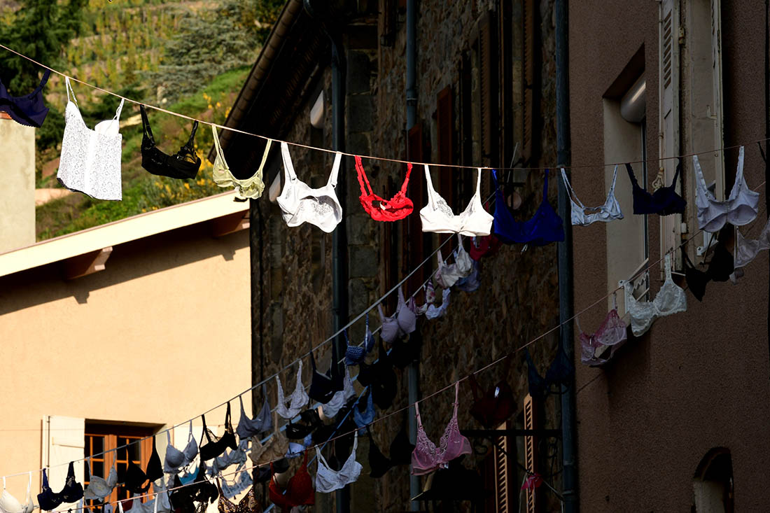 Акция по популяризации скрининга на рак груди в Шаване (Франция)