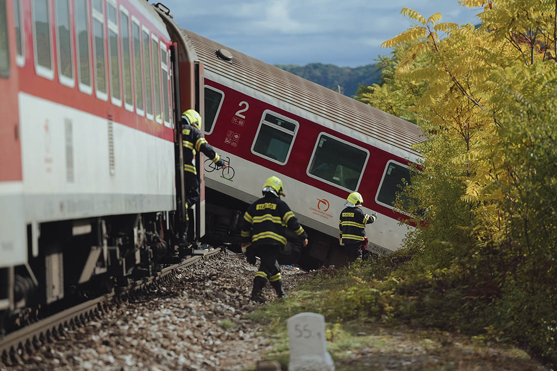 Пассажирские поезда столкнулись в Словакии