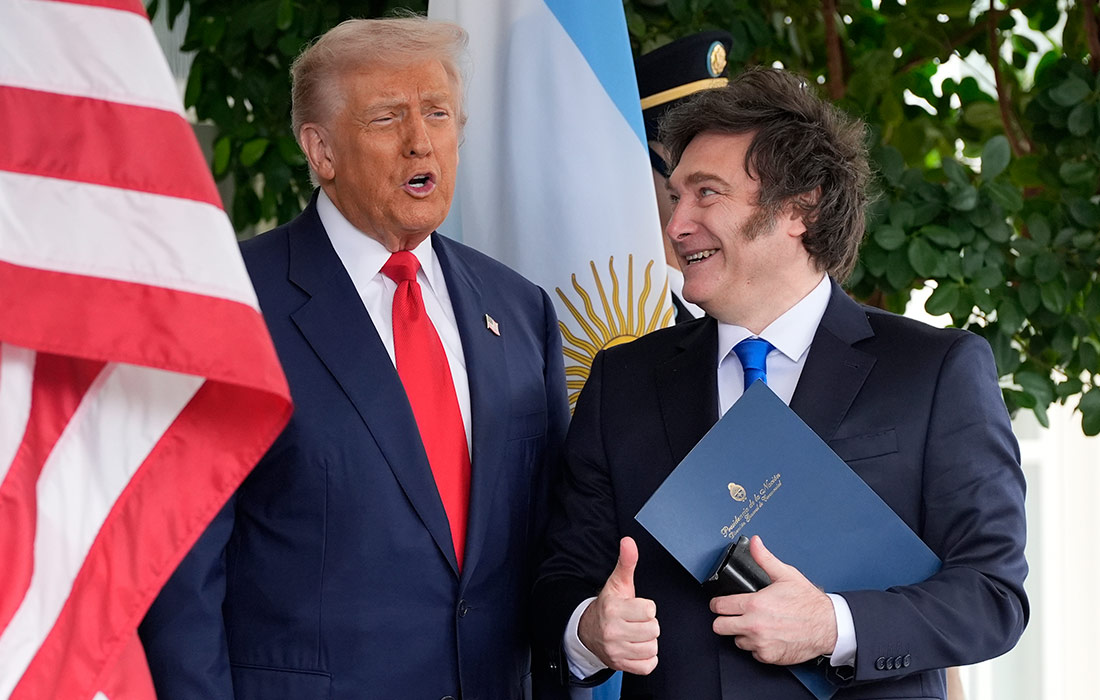 Президенты США и Аргентины Дональд Трамп и Хавьер Милей во время встречи в Белом доме