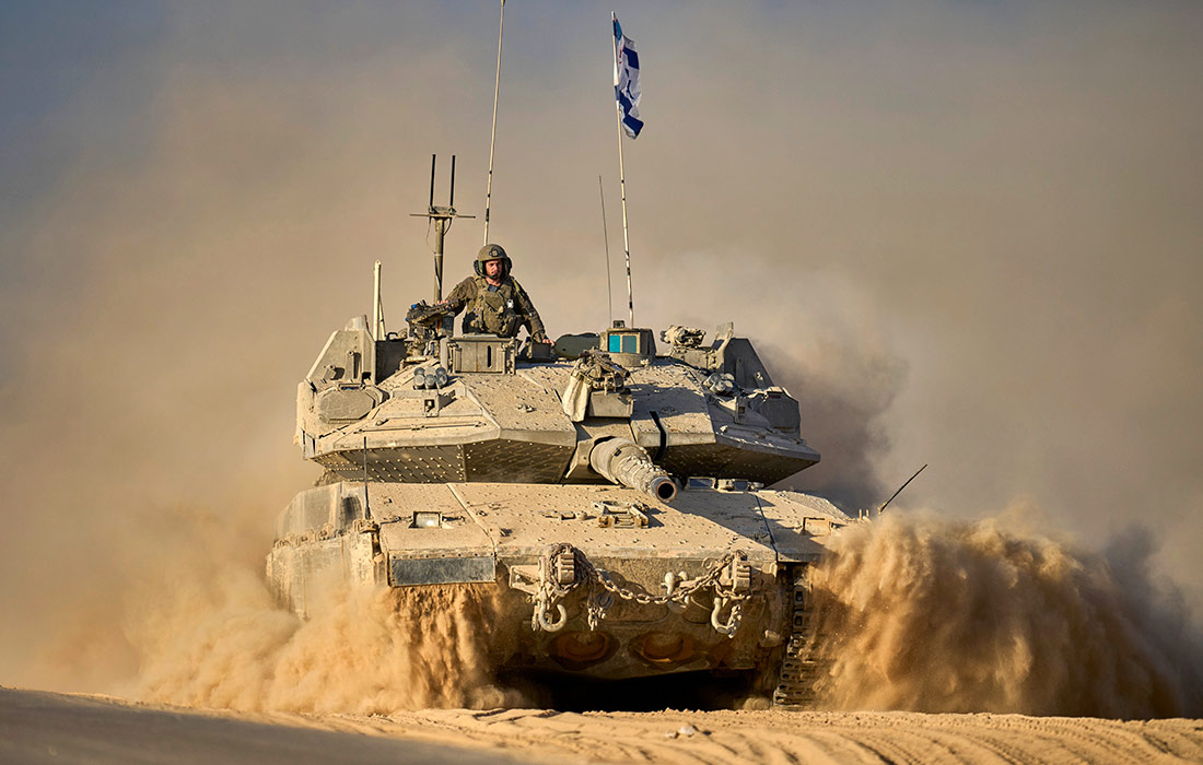 Израильские военнослужащие патрулируют границу с сектором Газа