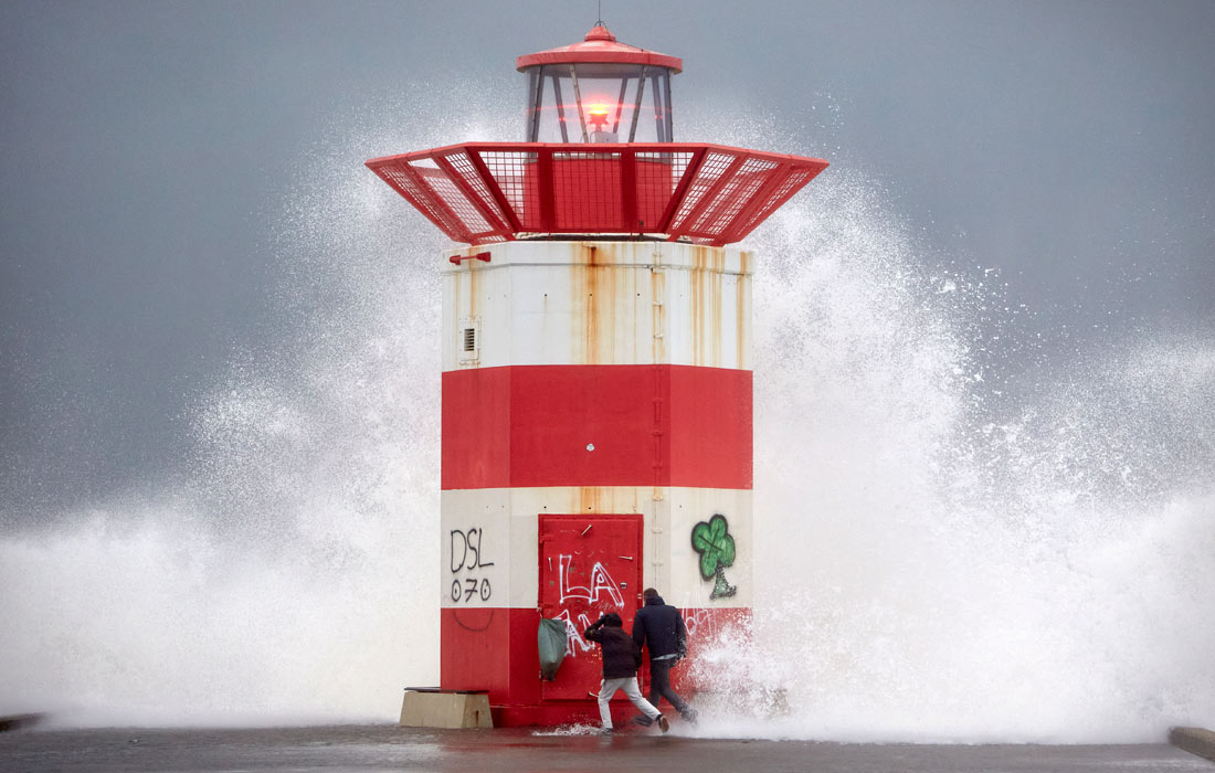 На Европу обрушился шторм "Бенджамин"