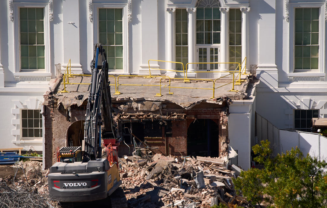 В Вашингтоне продолжается снос части восточного крыла Белого дома перед строительством нового бального зала